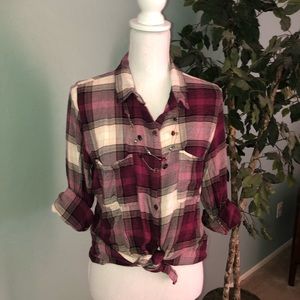 🌺Maurice’s pinkish/purple plaid button down